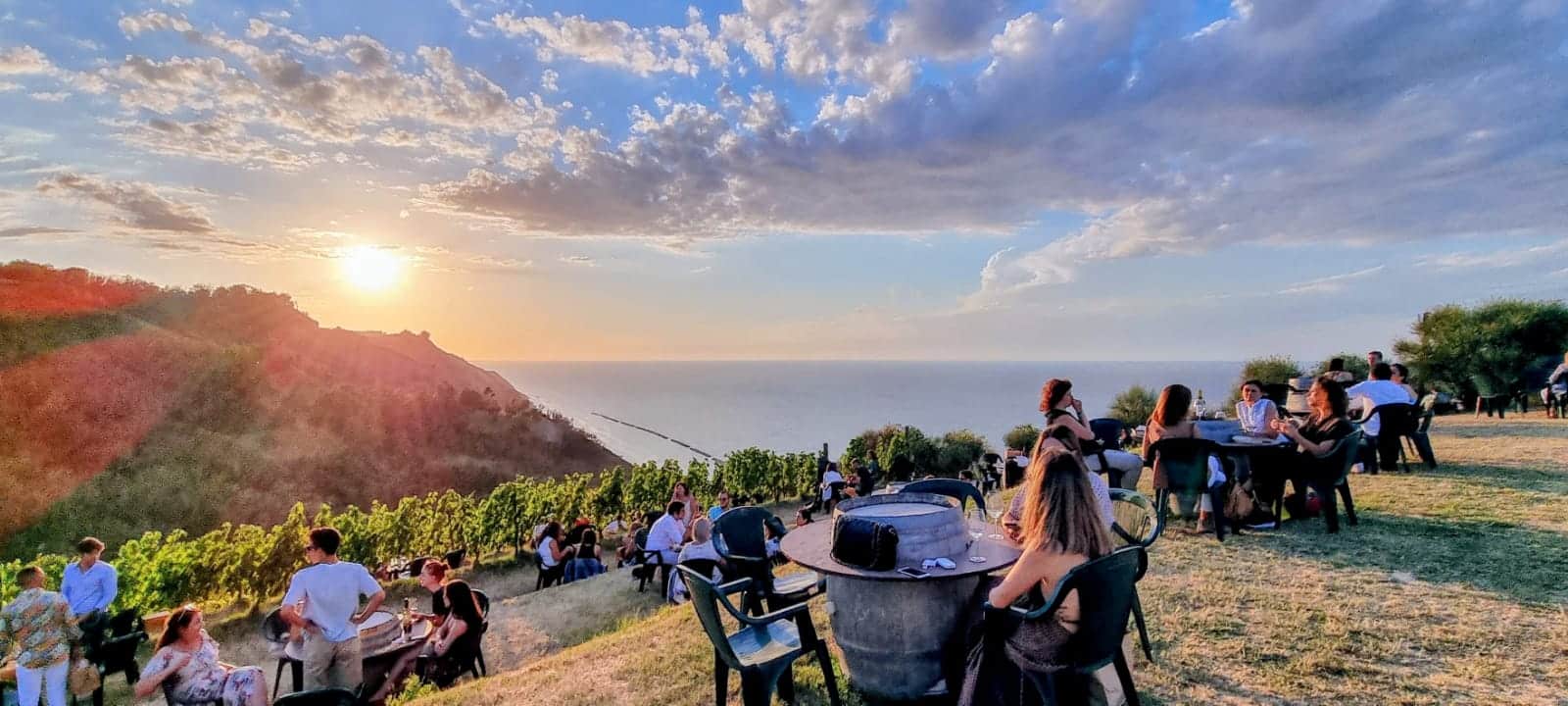 Aperitif im Weinberg am Meer bei Rimini