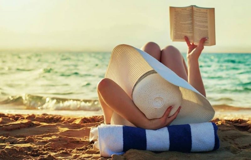 Books-on-the-beach-1000x600