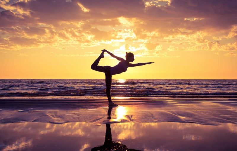 beach-yoga-rimini