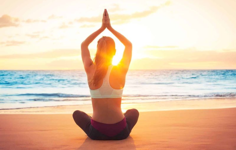 yoga-spiaggia-rimini-alba